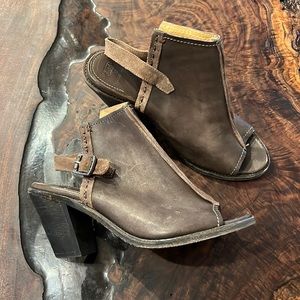 FRYE peep toe sling back heeled sandals